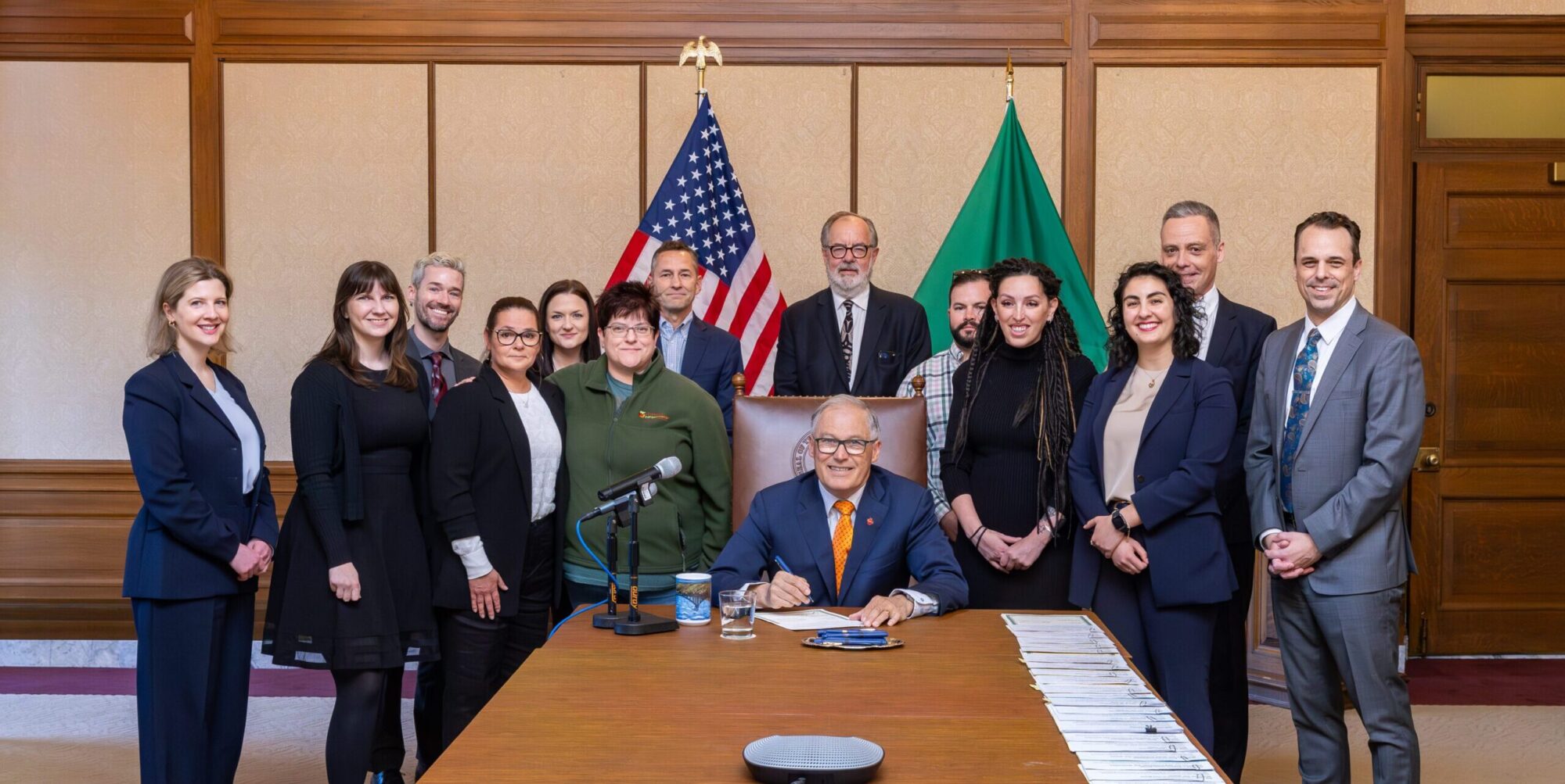 Gov Inslee Signs 1618